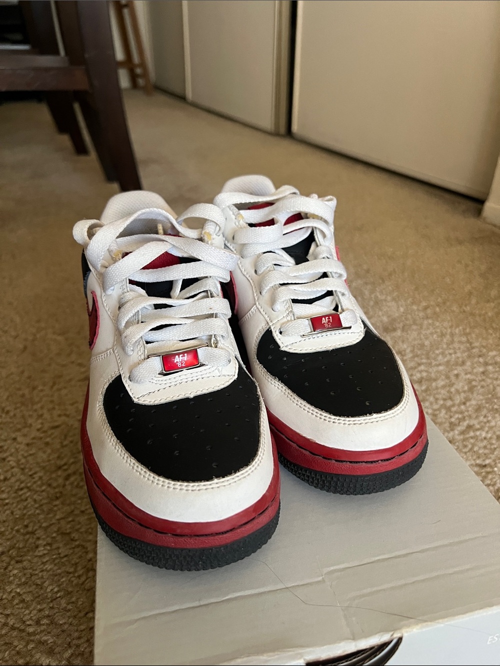 Nike Air Force 1 (GS) White with Black and Red Accents - Picture 2 of 4